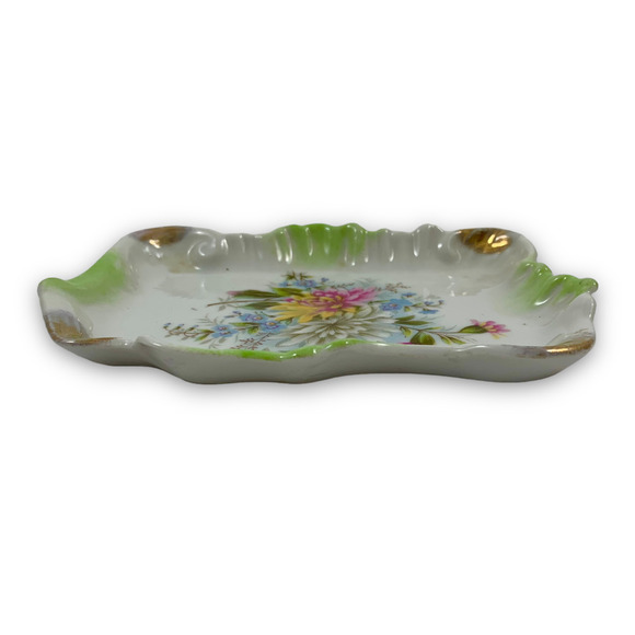1940's Porcelain white and gold floral soap dish / jewelry tray - Picture 5 of 10